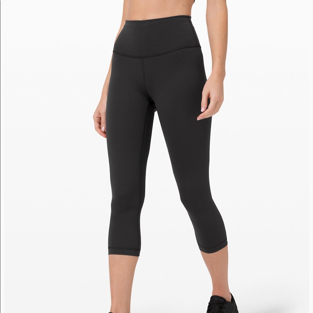 Lululemon Cropped Wunder Under Leggings